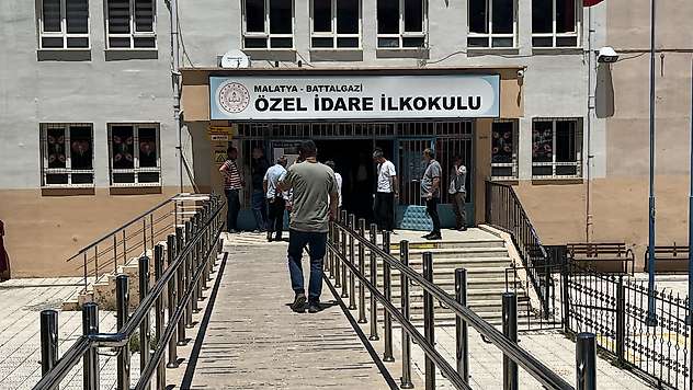 Malatya'da Muhtarlık Ara Seçimi Heyecanı: 3 Mahallede Sandık Başında