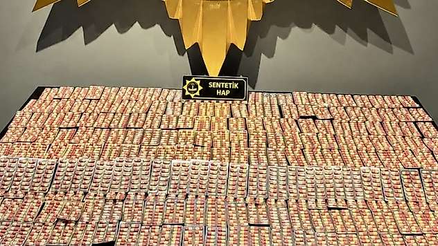 Malatya'da Narkotik Operasyonu: 3 Bin 504 Sentetik Ecza Ele Geçirildi