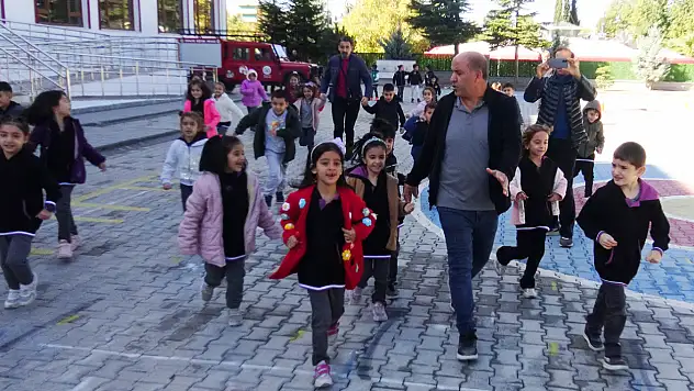 Malatya'da Okullarda Tahliye ve Yangın Tatbikatı Başarıyla Gerçekleştirildi