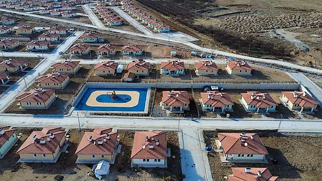 Malatya'da Ören Mahallesi'nde 382 Deprem Konutu Hak Sahiplerine Teslim Edildi
