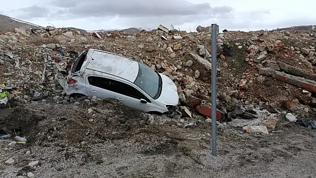 Malatya'da Otomobil Takla Attı: 5 Kişi Yaralandı