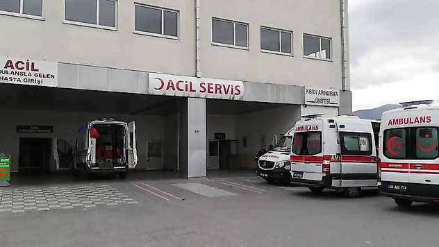 Malatya'da otomobil yayaya çarptı: 2 yaralı