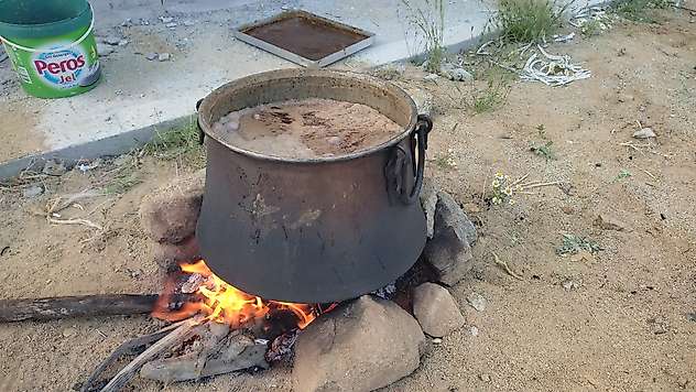 Malatya'da Pekmez Mesaisi Başladı: Dutlar Kazanlarda Kaynıyor