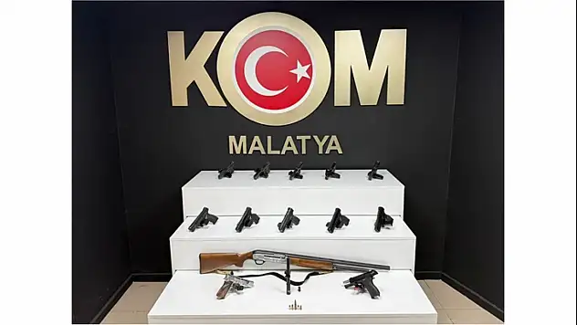 Malatya'da Ruhsatsız Silah Operasyonu: 12 Tabanca ve 1 Tüfek Ele Geçirildi