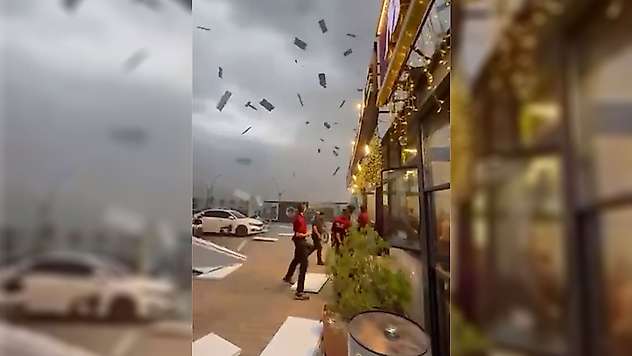 Malatya'da sağanak yağış ve şiddetli rüzgar etkili oldu