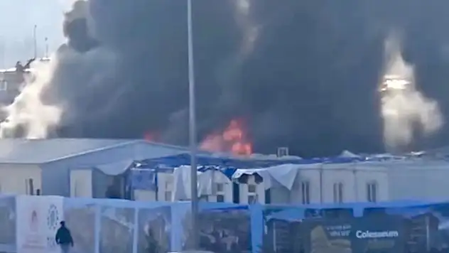 Malatya'da Şantiye Yangını: 24 Konteyner Kül Oldu