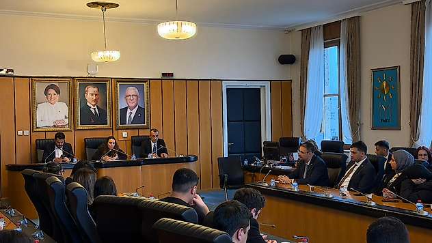 Malatya'da Siyaset ve Gençlik Aynı Masada