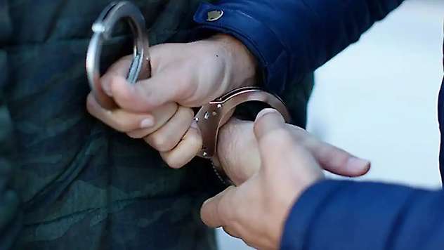 Malatya'da taksi durağı kurşunlandı: 2 gözaltı