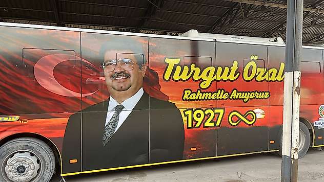Malatya'da Turgut Özal İçin Anlamlı Vefa: Özel Otobüs Yollara Çıkıyor