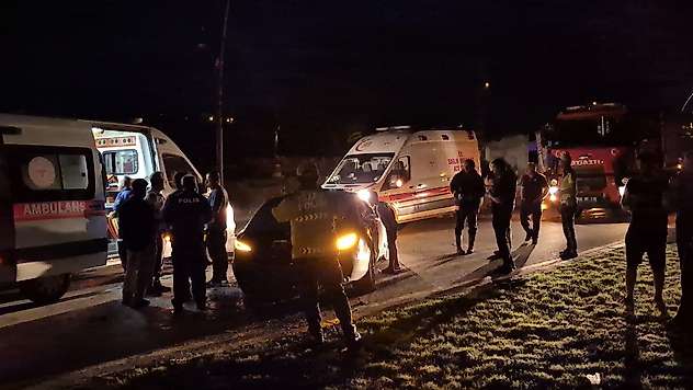 Malatya'da Virajı Alamayan Otomobil Karşı Şeride Geçti: 3 Yaralı