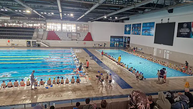 Malatya'da Yaz Kur'an Kursu Öğrencilerine Yüzme Etkinliği Ödülü