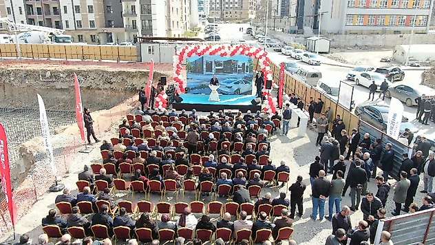 Malatya Depremin Yaralarını Sarıyor: Yıldıztepe Gençlik Merkezi'nin Temeli Atıldı