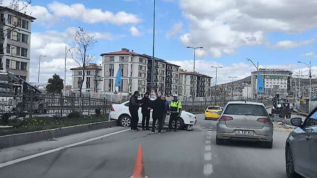 Malatya-Elazığ Yolunda Kaza: Trafik Tek Şeride Düştü