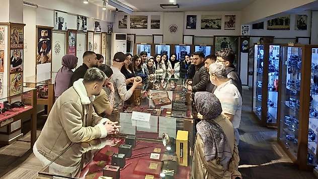 Malatya Fotoğraf Makinesi Müzesi'nde Zaman Yolculuğu: Kursiyerler Tarihi Yerinde Öğrendi