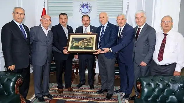 TÜRFAD Yöneticileri, Başkan Gürkan'ı Ziyaret Etti