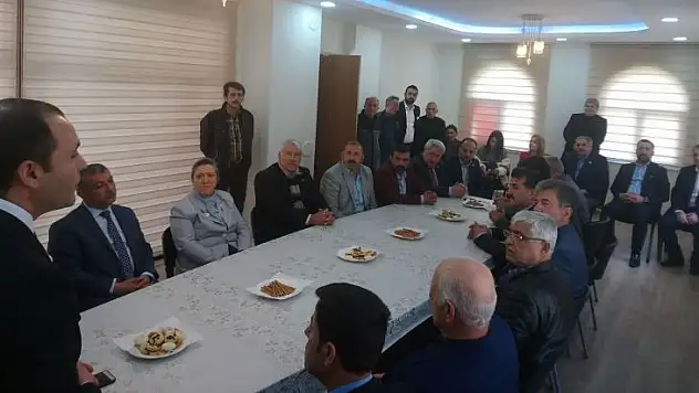 Erdem Muhtarlar İle Bir Araya Geldi