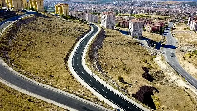 Büyükşehir Billur Ve Uyakat Caddelerini Asfaltladı