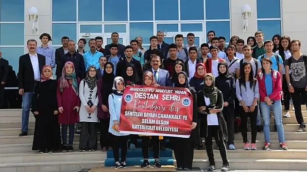 Battalgazi Belediyesi Başarılı Öğrencileri Çanakkale'ye Gönderdi