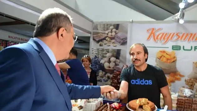 Vali Kaban, Stk Ve Esnaf Standlarını Ziyaret Etti