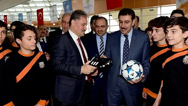 Büyükşehir Belediyesinden Amatöre Büyük Yardım