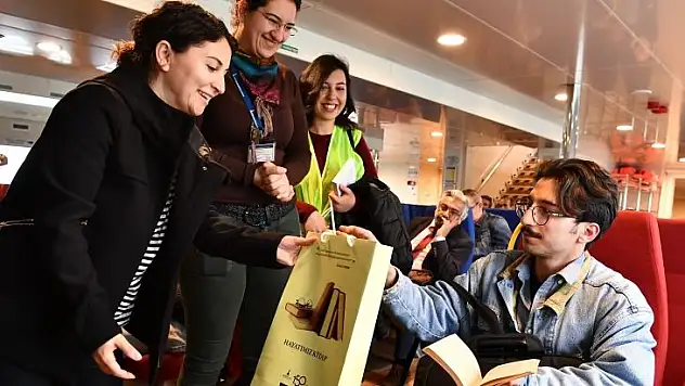 Ben okuyorum, ya sen?