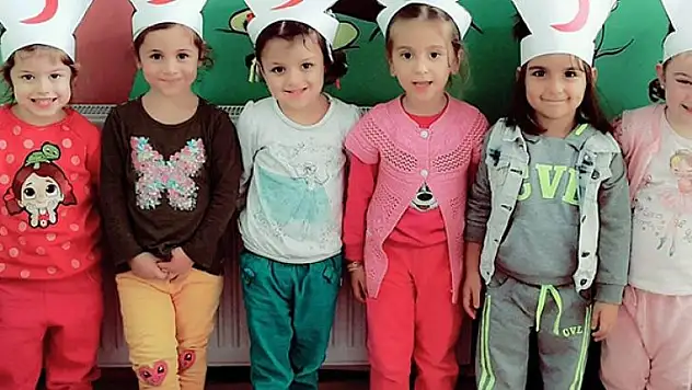 Türkiyenin Yardım Eli Türk Kızılayı