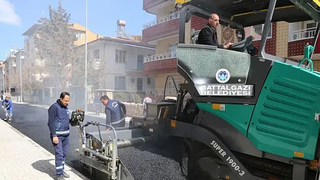 Fırat Mahallesi Venüs Sokakta Sıcak Asfalt Çalışması Yapıldı