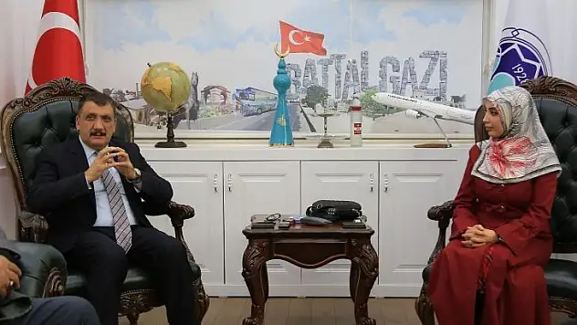 Yetimler Kervanı Derneği Yönetimi, Başkan Gürkan İle Biraraya Geldi