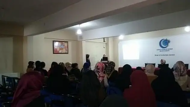 'Aile Okulu' programı başladı.