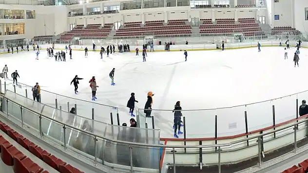 Karneyi alan buz pistine koşacak