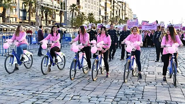 İzmir'de 'Pembe farkındalık'