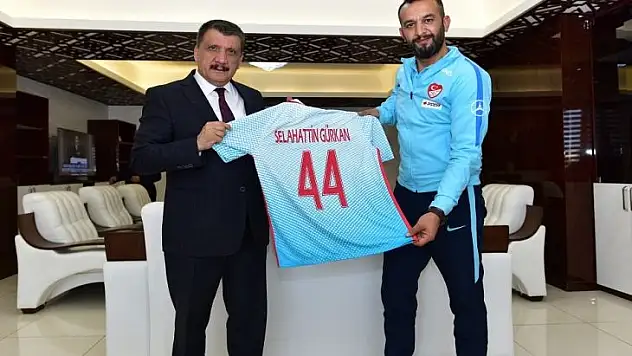 Ampute Milli Takım Kalecisi Karadağ, Başkan Gürkan'ı Ziyaret Etti
