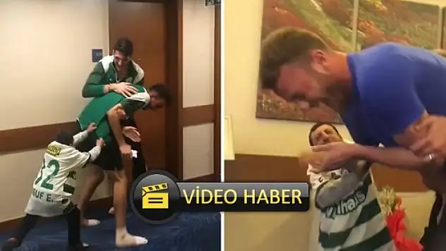 Köksal Baba, Bursasporlu futbolculara tekme tokat daldı!