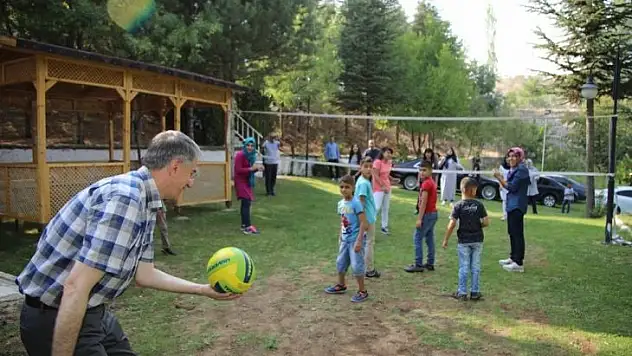 Yüzlerindeki Tebessüm Hizmet Sevdamızı Güçlendiriyor