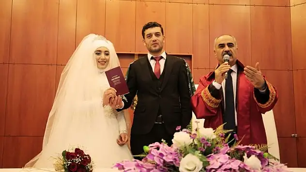 Belediye Başkanı Aydın Genç Çifte Sürpriz Yaptı...