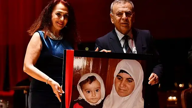 Kadına şiirli destek