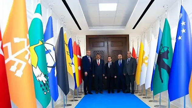 İ.Ü.Rektörü Prof. Dr. Kızılay, Başkan Gürkan'ı Ziyaret Etti