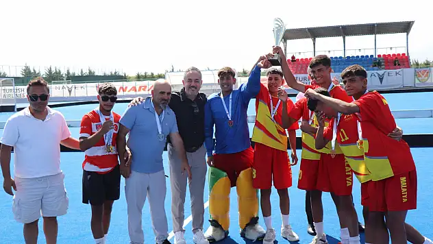 Malatya Hokey U16 Türkiye şampiyonu oldu