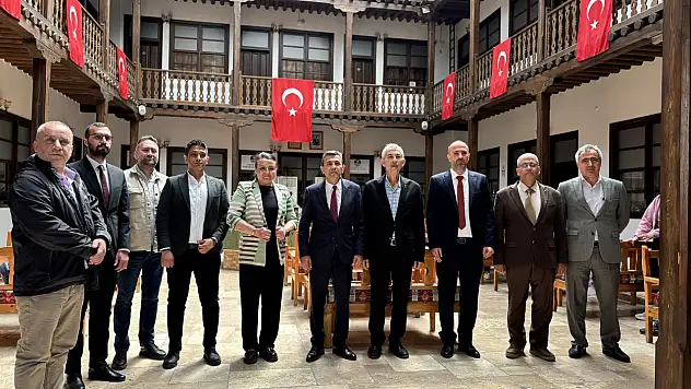 Malatya İl Sağlık Müdürü ve Beraberindeki Heyet Arapgir Belediyesini  Ziyaret Etti