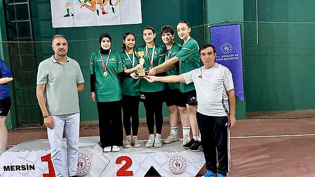 Malatya Kız Badminton Takımı Türkiye İkincisi Oldu