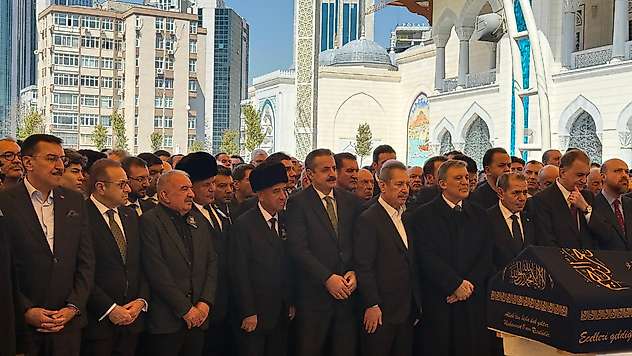 Malatya'nın Duayen Tekstilcisi Mahmut Çalık'a Veda