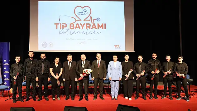 Malatya Turgut Özal Üniversitesinde 14 Mart Tıp Bayramı kutlama programı düzenlendi.