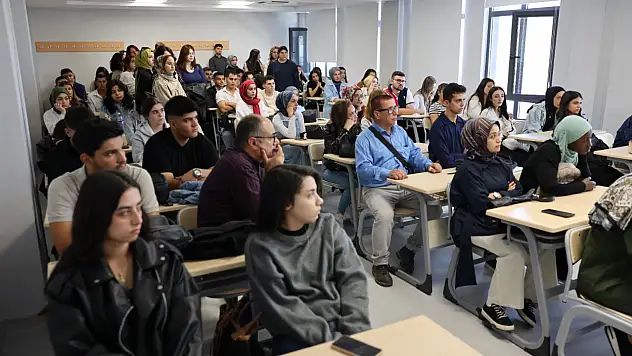 Malatya Turgut Özal Üniversitesinde İlk Dersin Konusu Gazze Oldu