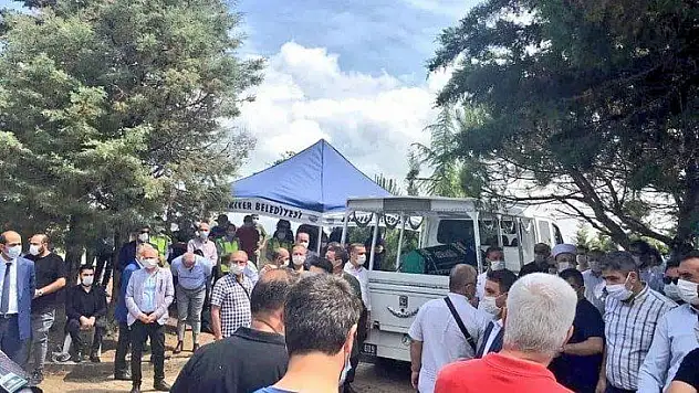 Malatya Vahap Küçük'ü dualar ile uğurladı