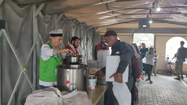 Malatyalı Depremzedelerden Elazığ İHH'ya Teşekkür