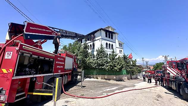 Medresede Korkutan Yangın Maddi Hasar Oluştu