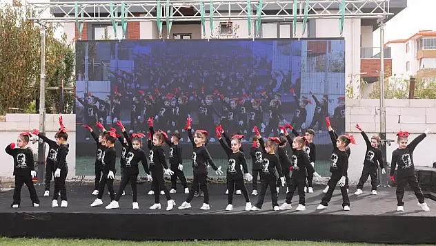 Melahat Abla Anaokulu'ndan 102. Yıl Cumhuriyet Coşkusu