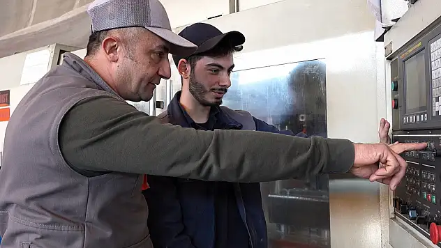 Meslek Yüksekokulu Mezunları İş Hayatında Güçlü: %92 İstihdam