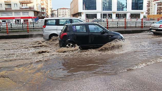 Meteoroloji'den 5 İl İçin Kuvvetli Yağış Uyarısı: Toz Taşınımı da Bekleniyor
