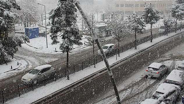 Meteoroloji'den kuvvetli yağış, kar ve fırtına uyarısı